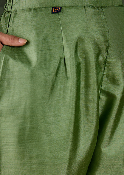 VredeVogel Women Kurta and Pant Dupatta Sets Silk Blend (VC9731)