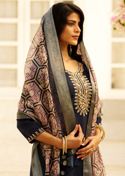 Abhiprithi Blue Embroidered Women Kurta Set (VV-9720)