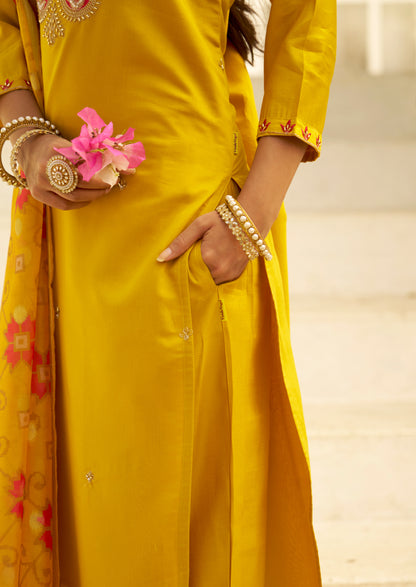 Akshara Yellow Silk Blend Kurta Set (VV-9720)